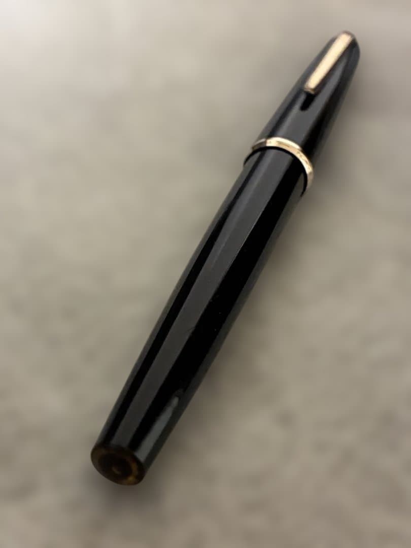 ◾️MONT BLANC ◾️モンブラン 万年筆 No.32◾️黒色／金色◾️