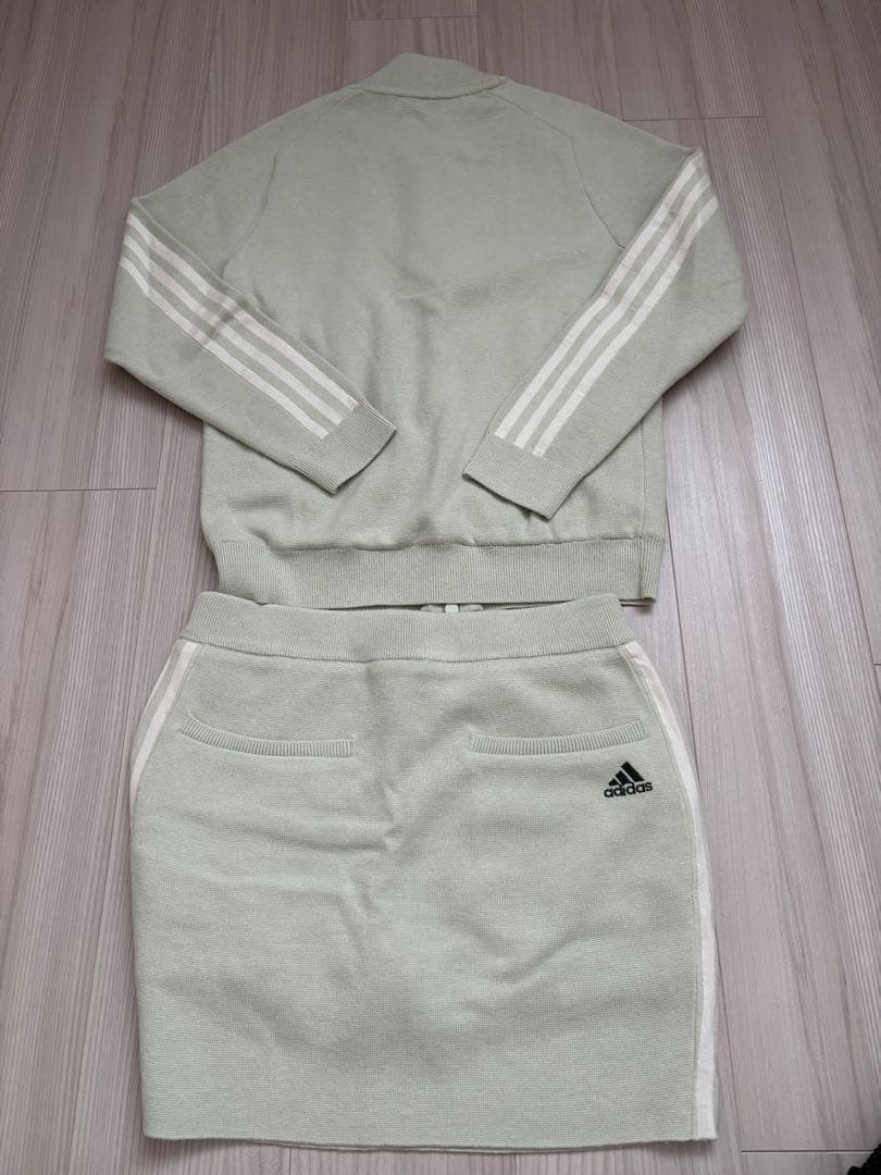 adidas レディース　ゴルフウェアセットアップ