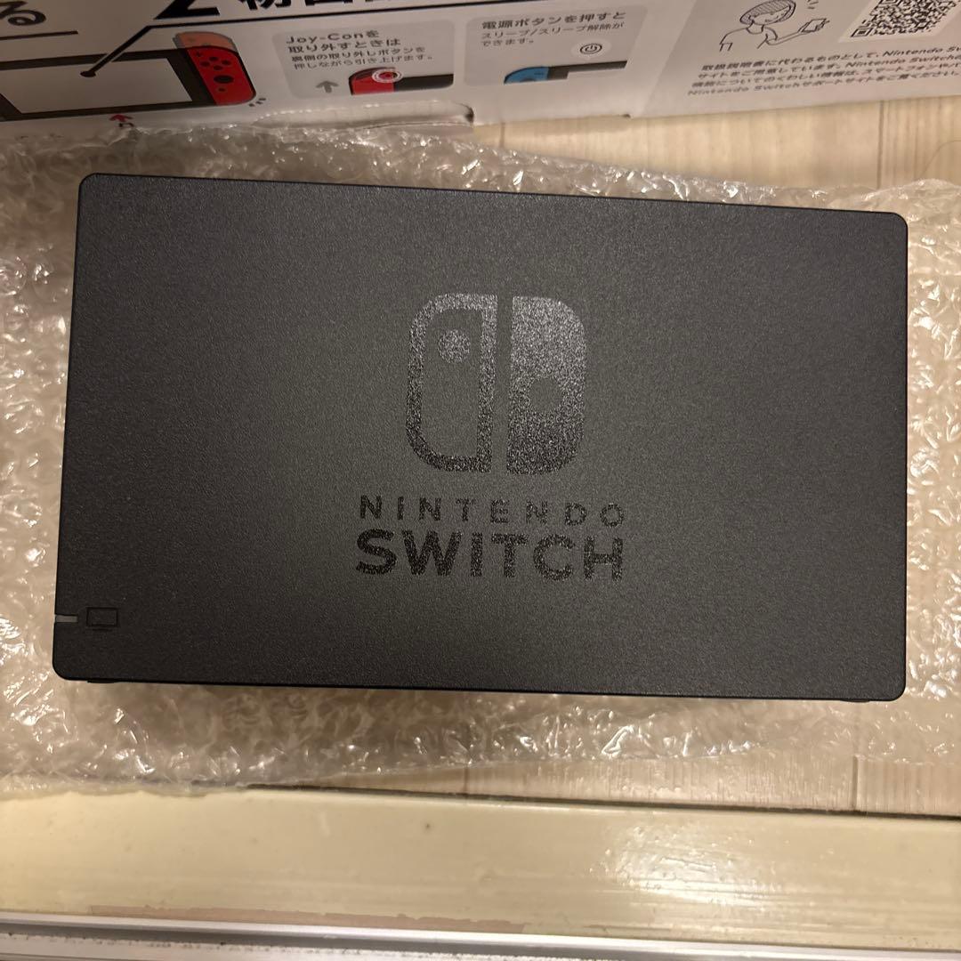 Nintendo Switch 本体　Joy-Conなし