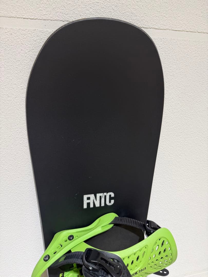 【美品】FNTC TNTスノーボード　153