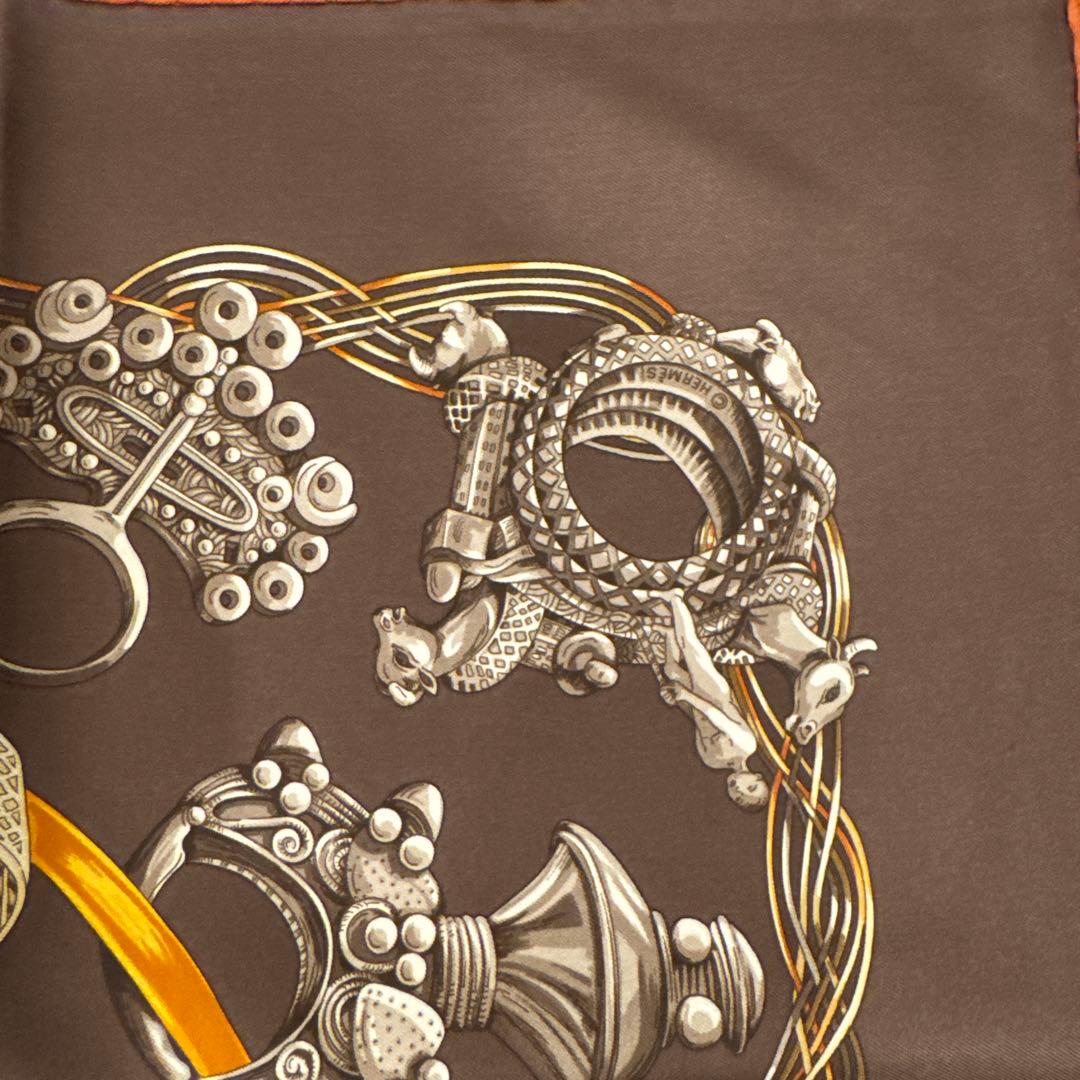 HERMÈS リングモチーフ カレスカーフ