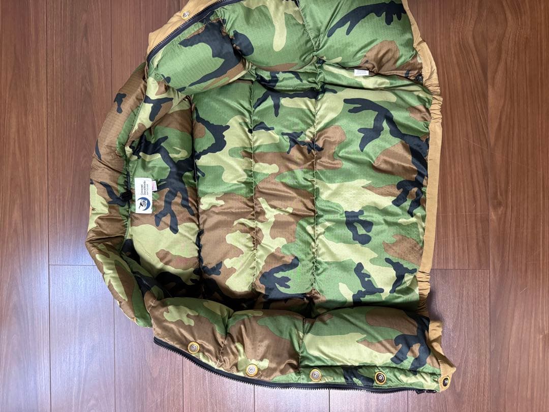 美品 Crescent Down Works ダウンベスト