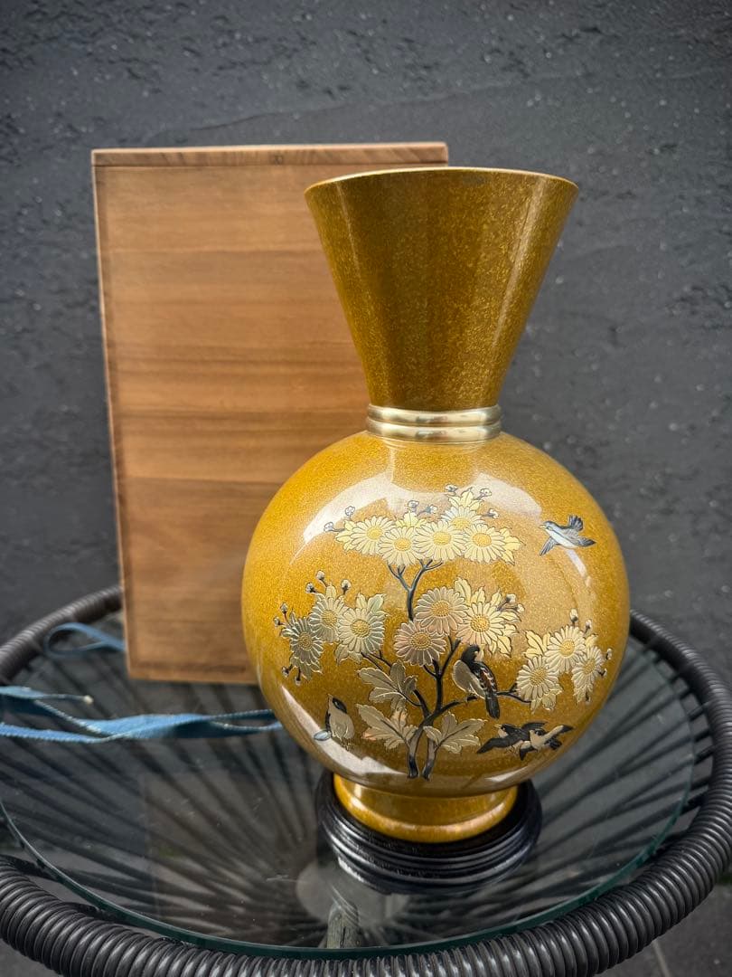 真鍮の花瓶 金色の花瓶 花と鳥の装飾