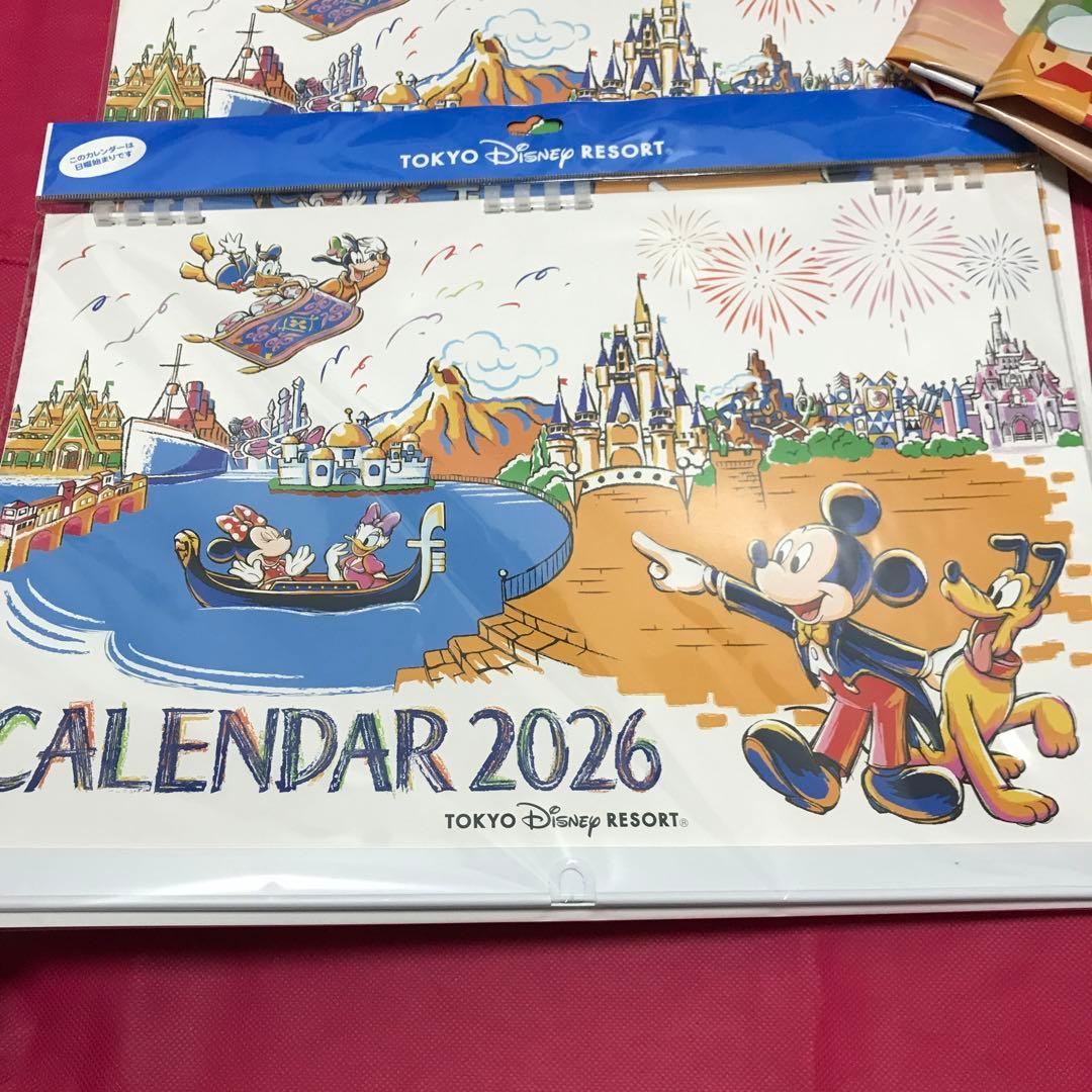 ディズニーリゾート限定　ミッキー&フレンズ　壁掛けカレンダー　2026年　新品
