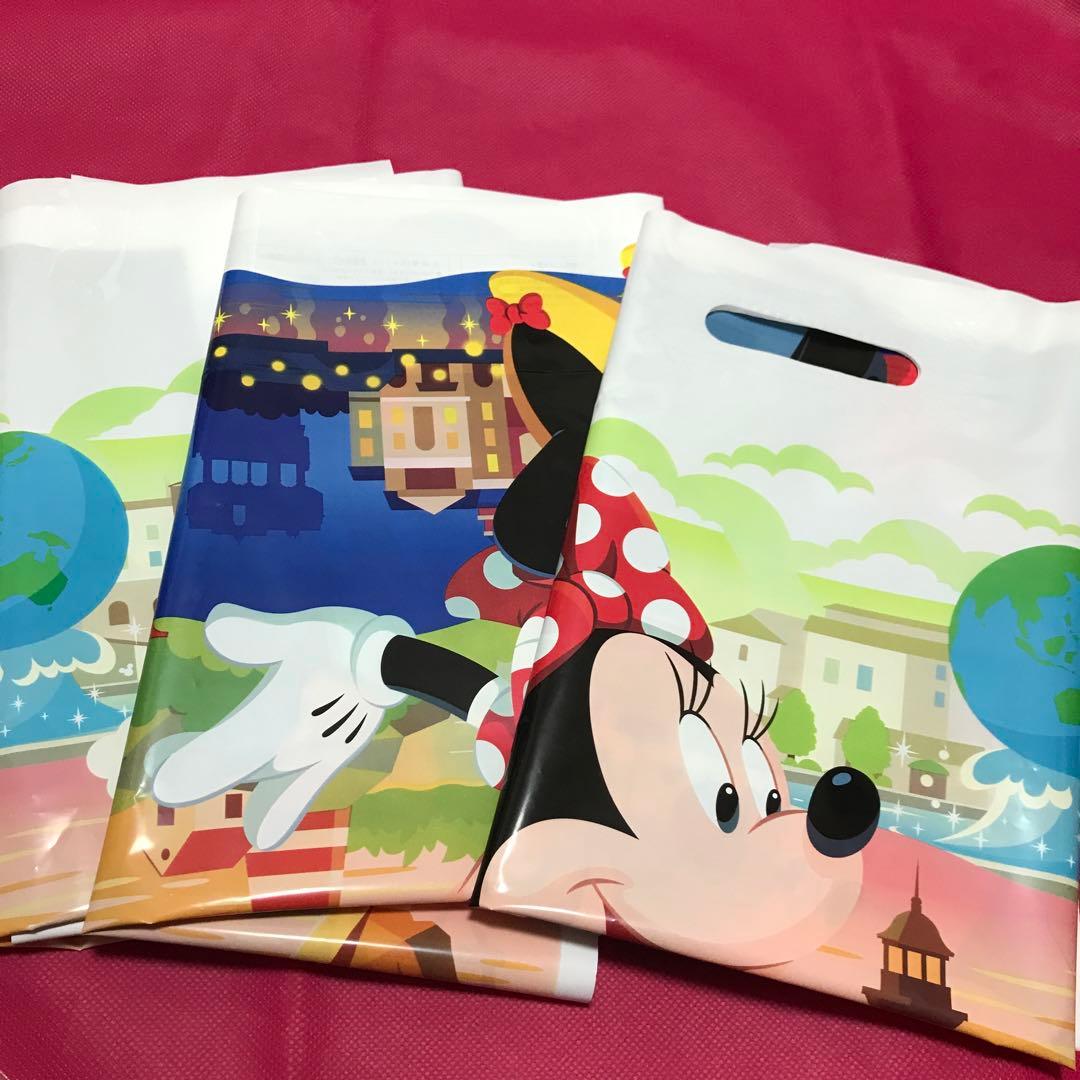 ディズニーリゾート限定　ミッキー&フレンズ　壁掛けカレンダー　2026年　新品