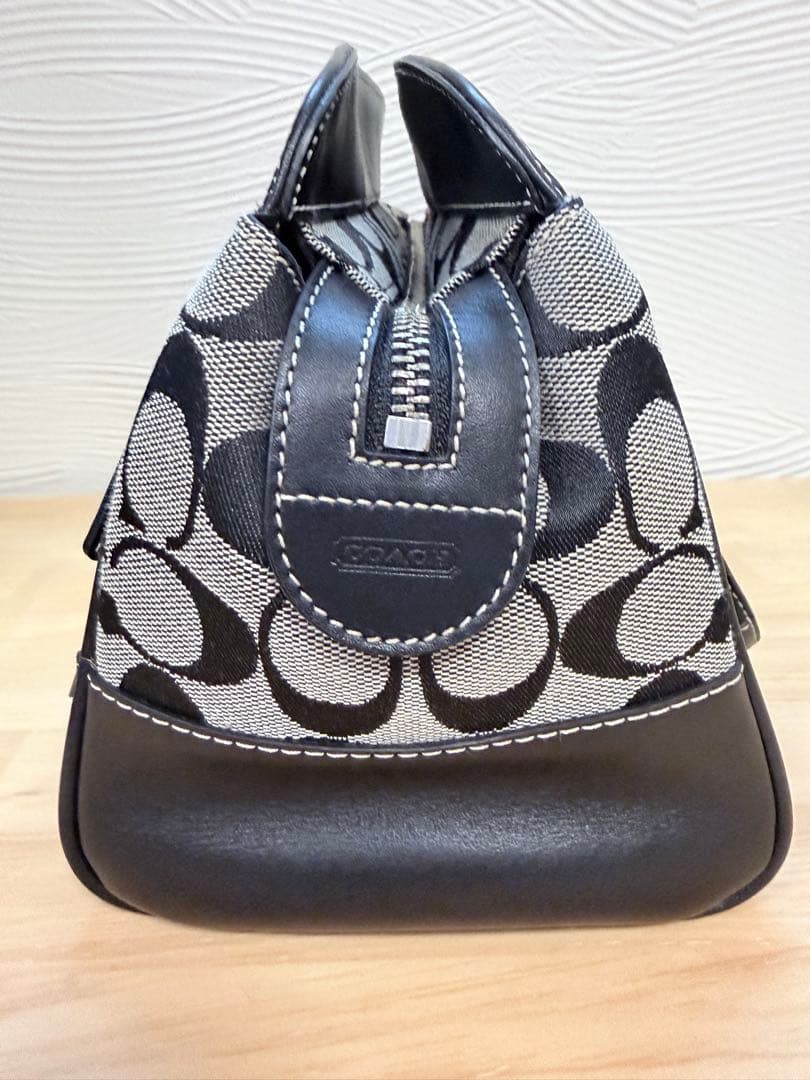 COACH シグネチャーハンドバッグ　ブラック