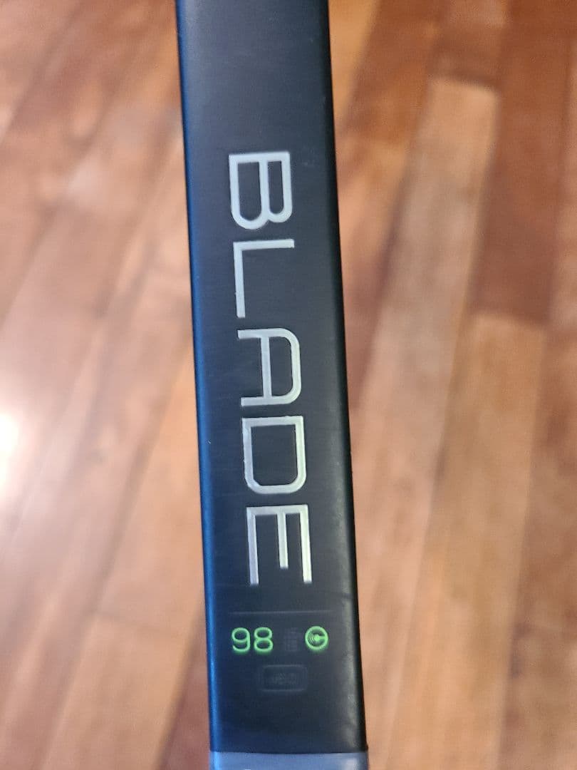 Wilson Blade 98 テニスラケット(ケース付き)