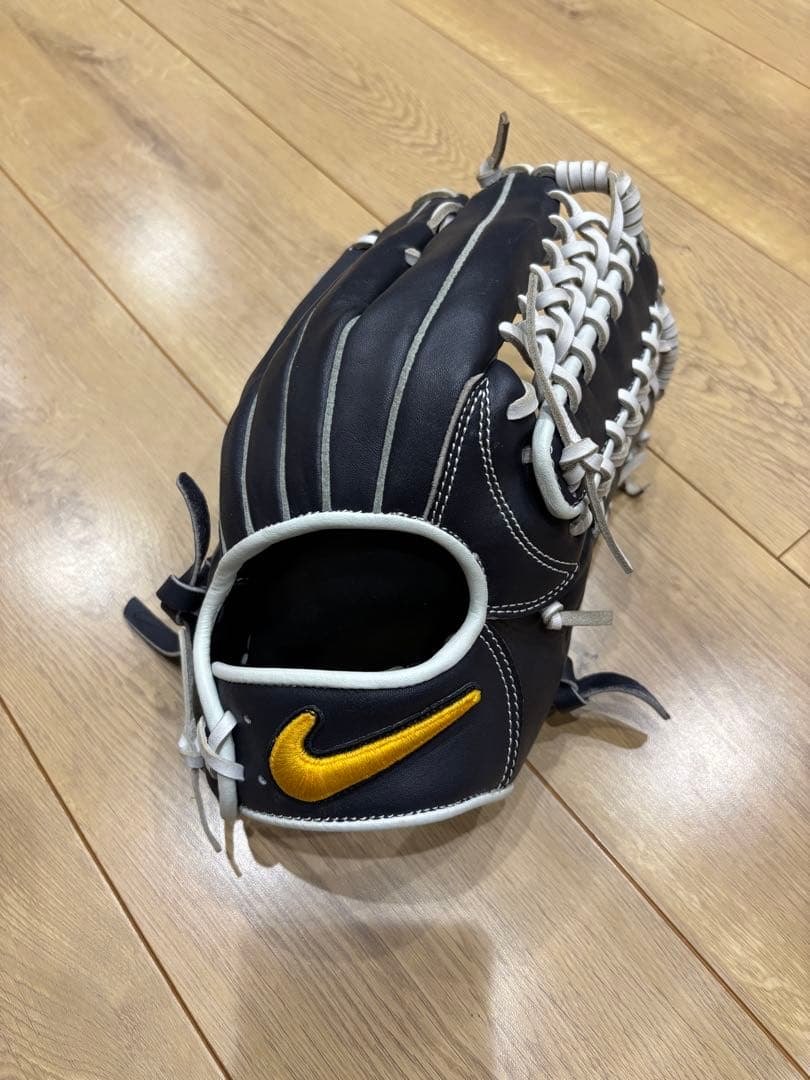 NIKE一般外野手グローブ！廃盤品！人気カラー！