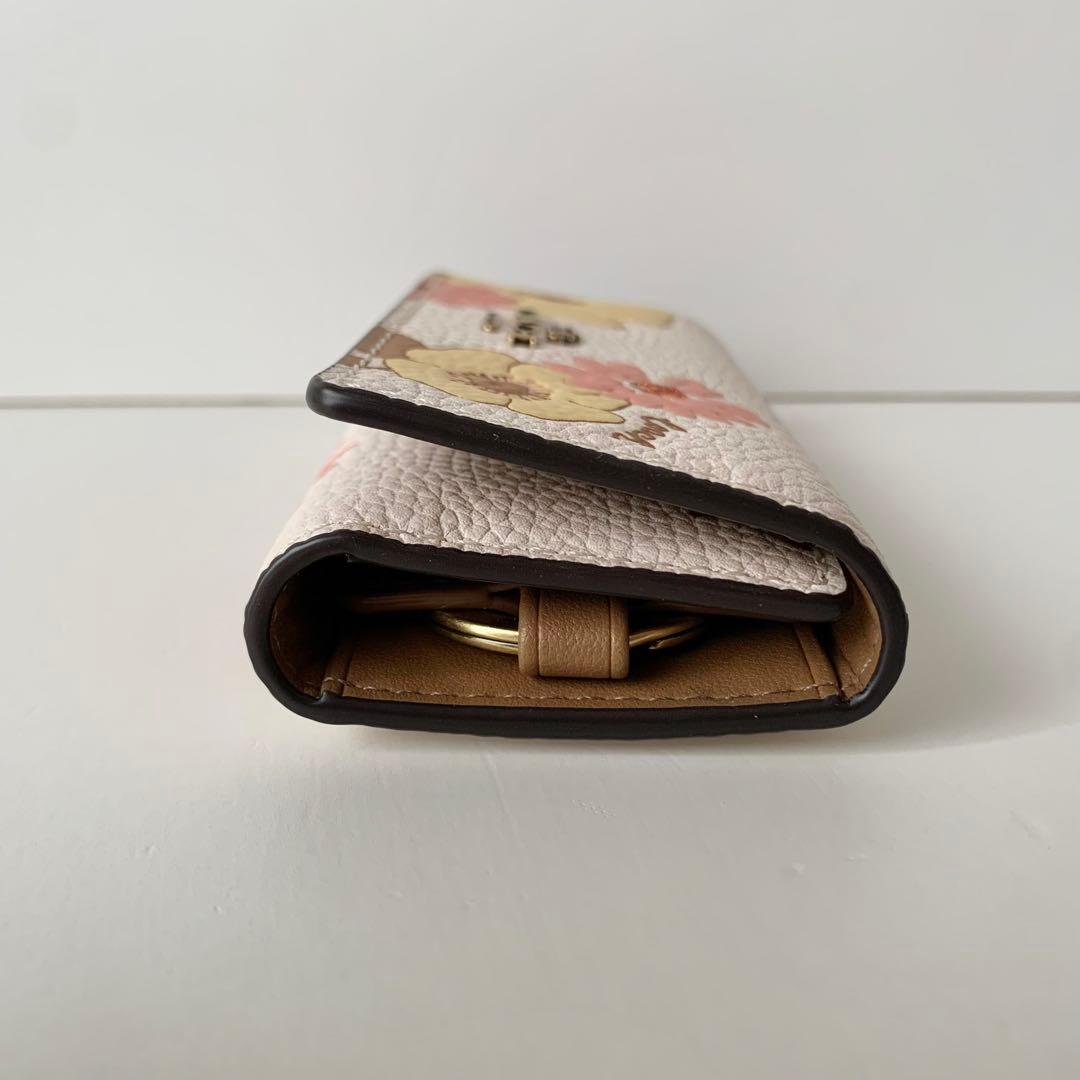 【COACH】コーチ　キーケース　6連　キーリング　フラワー　花柄　ホワイト　白