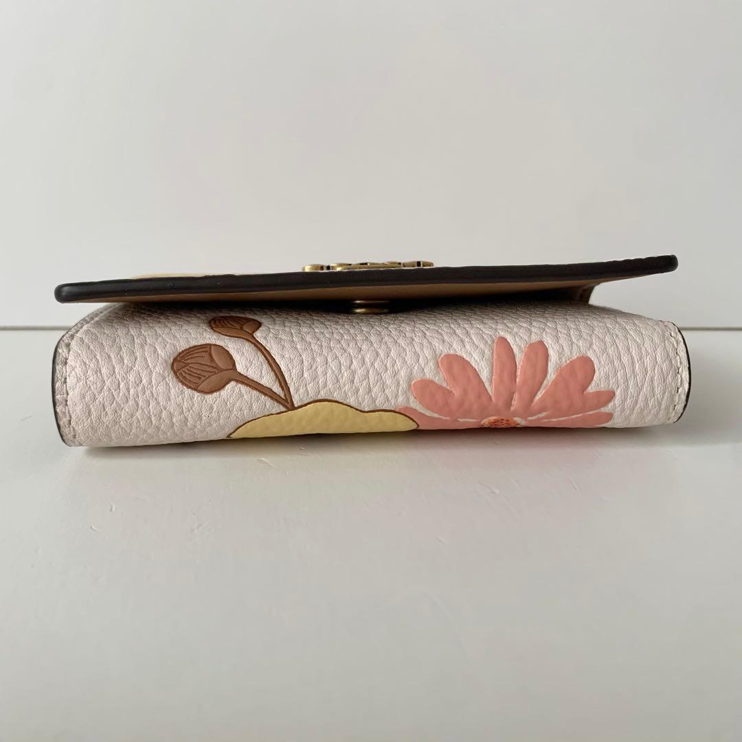 【COACH】コーチ　キーケース　6連　キーリング　フラワー　花柄　ホワイト　白