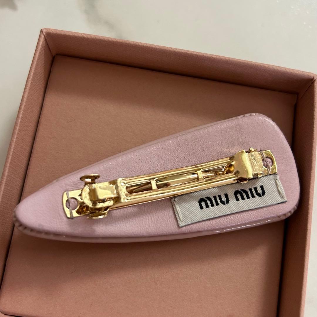 miu miu ピンク ヘアクリップ ヘアピン
