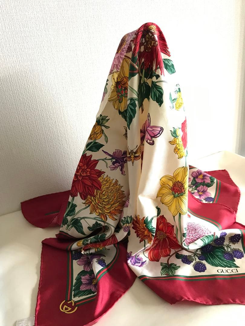 GUCCI グッチ シルク100% スカーフ