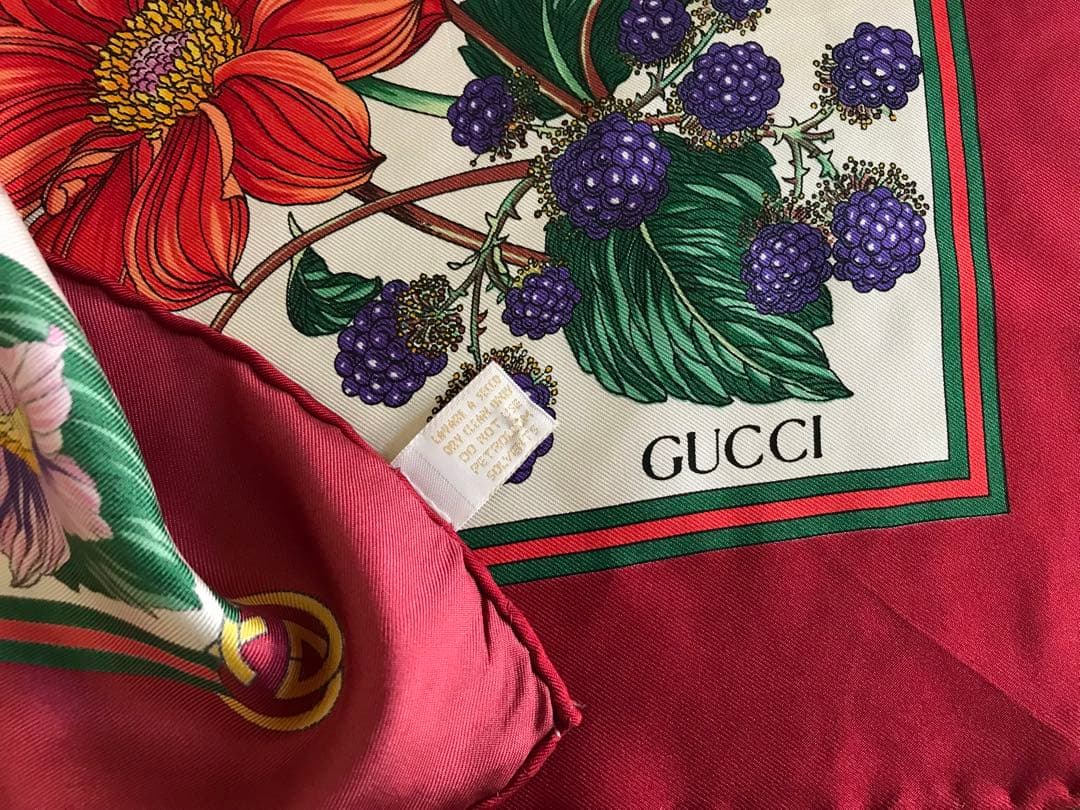 GUCCI グッチ シルク100% スカーフ
