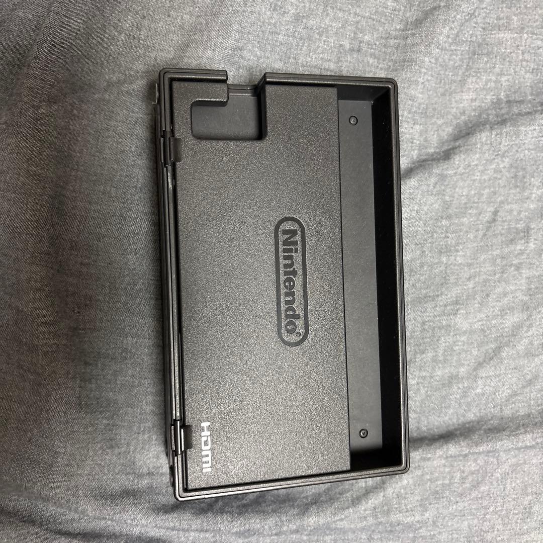 ユ*タ様 Nintendo Switch 本体とコントローラー3つ等々