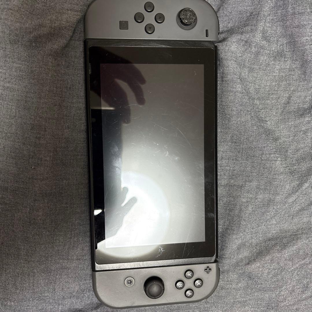 ユ*タ様 Nintendo Switch 本体とコントローラー3つ等々
