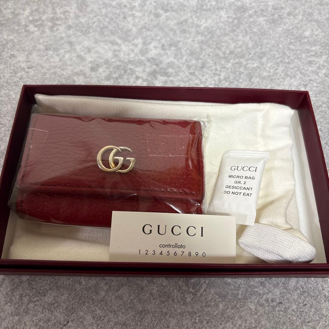 ホ*テ様 情熱的なレッド(正規品)GUCCI のエレガントなG Gマーモント6連