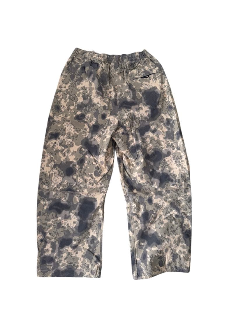 NIKEカモ ルーズフィットパンツ