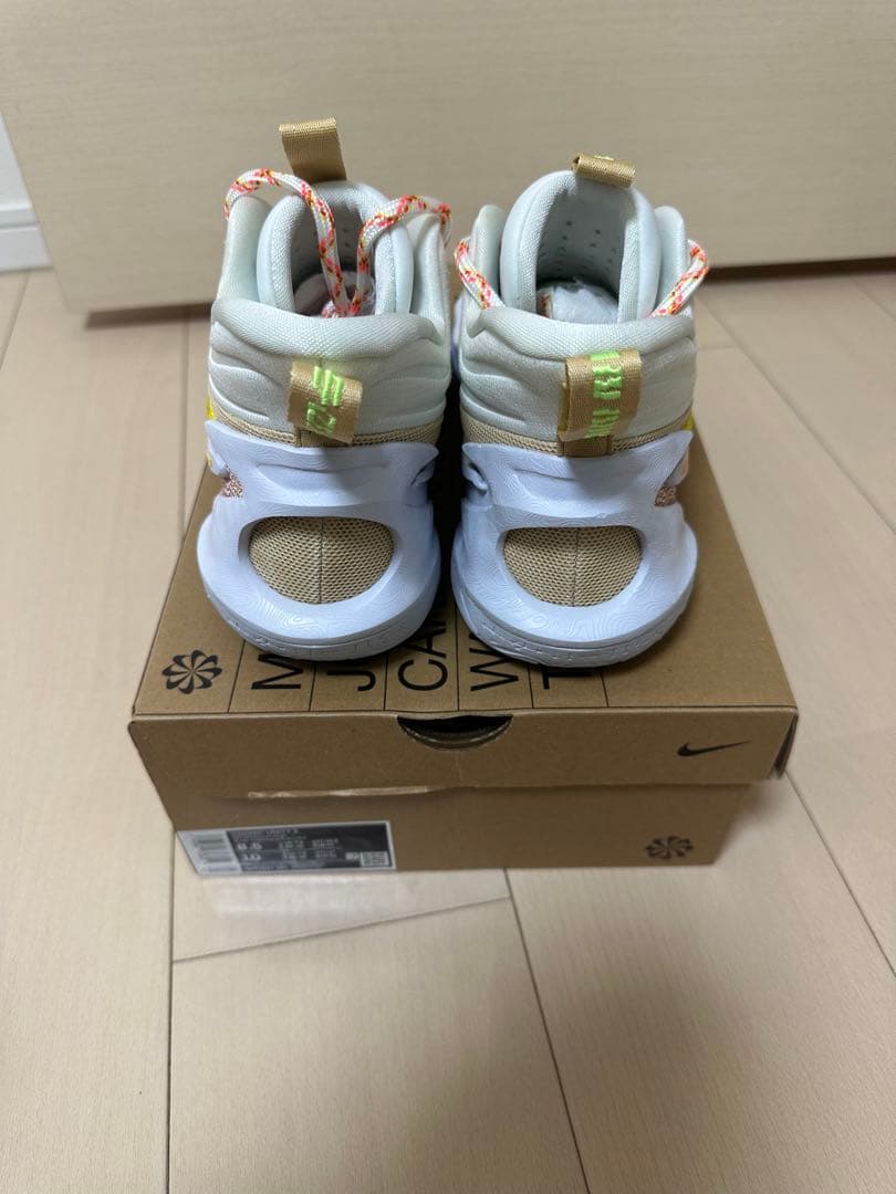 NIKE コズミックユニティ2