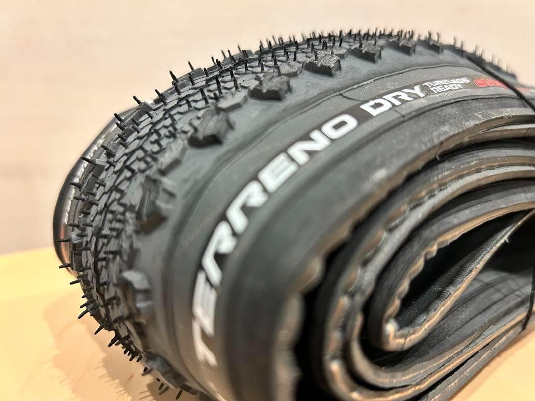 【新品・未使用品】TERRENO DRY 700×38c 2本セット