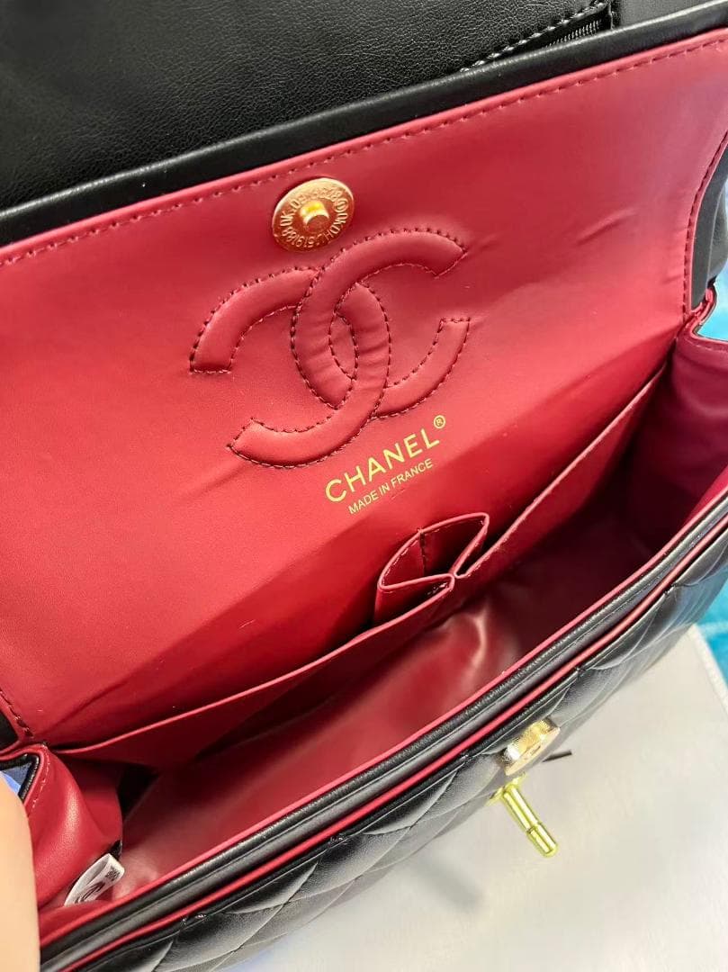 CHANELクロスボディバッグ