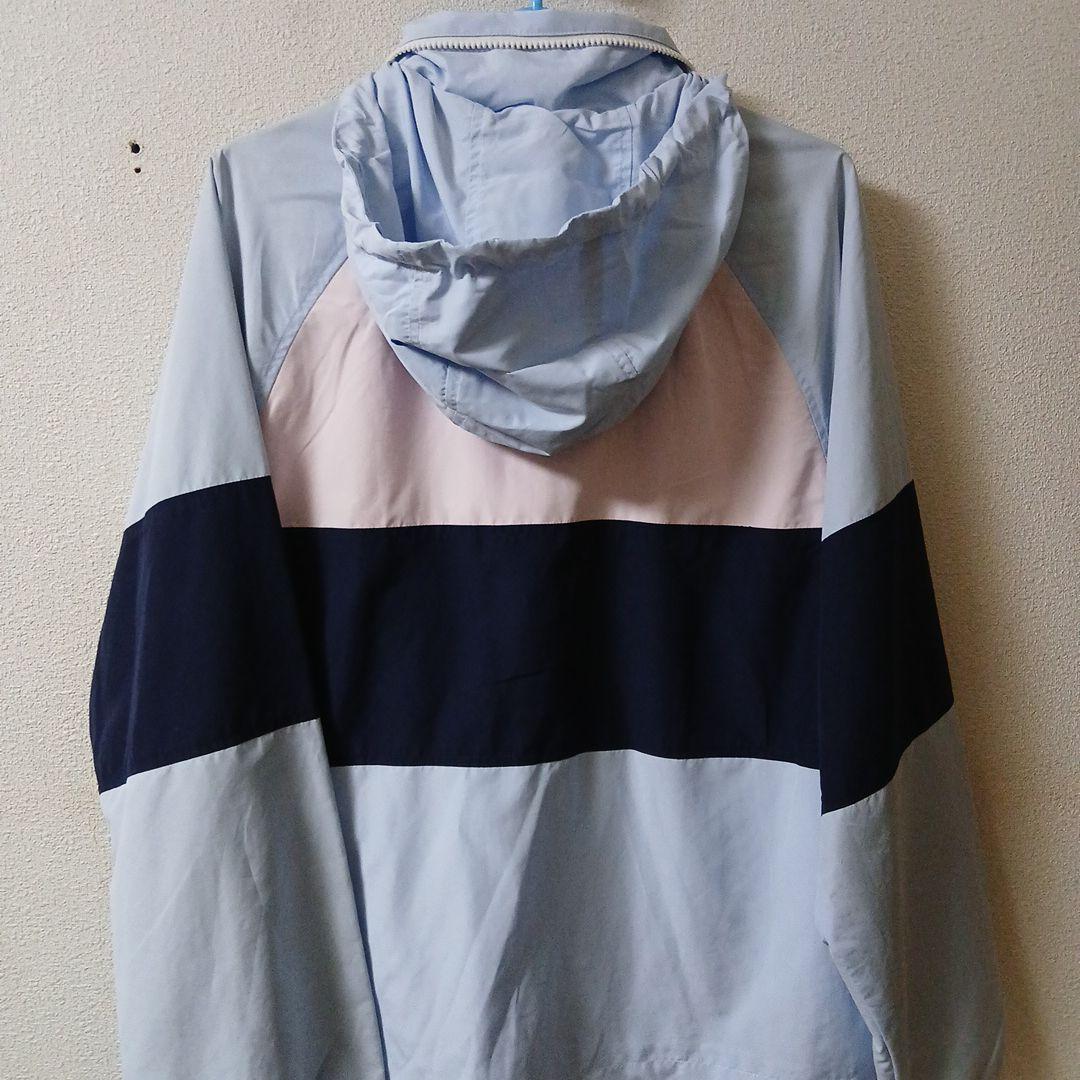 新品未使用。正規LACOSTEスポーツウインドブレーカー「フード付き」