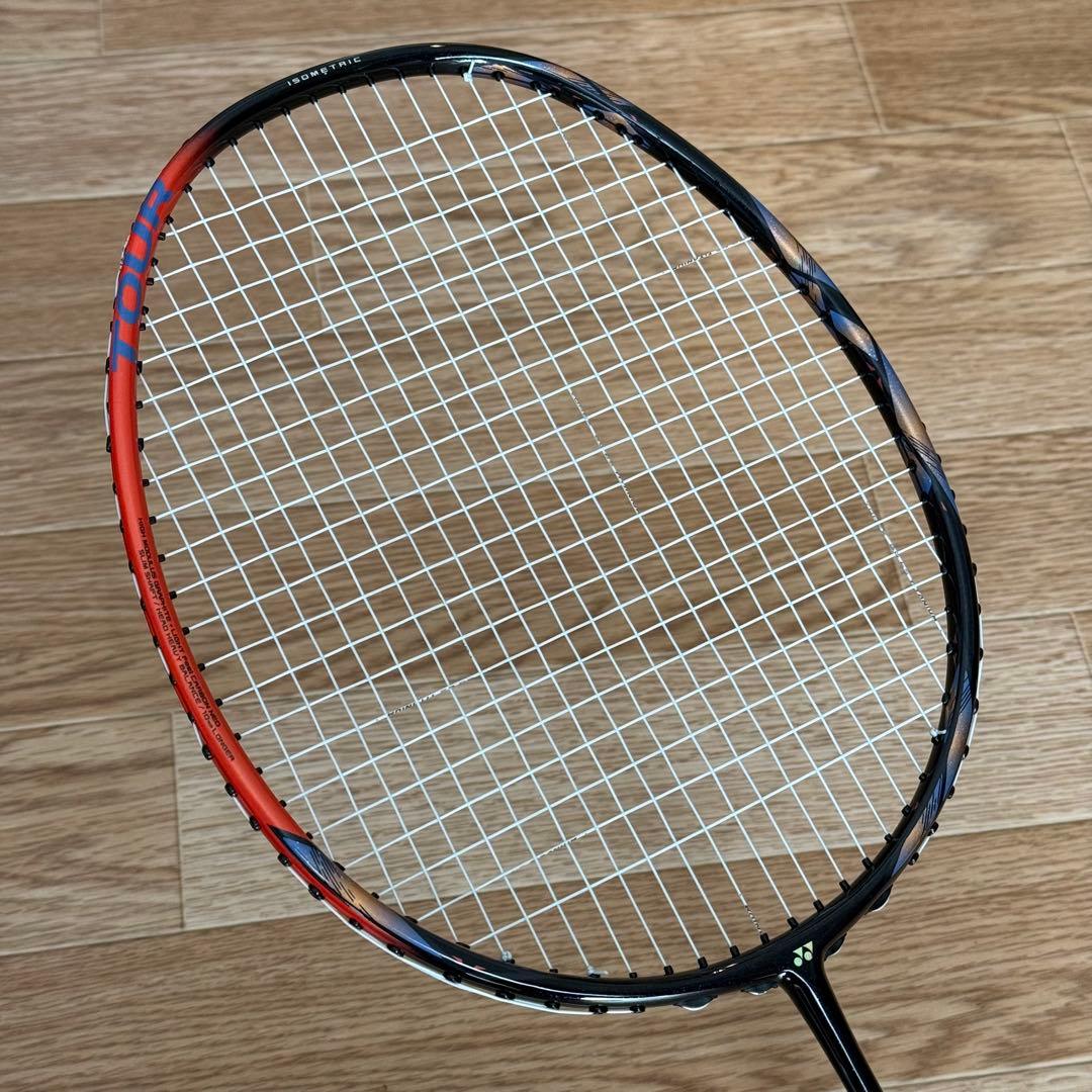 【極美品】YONEX ASTROX 77 TOUR 4U-6