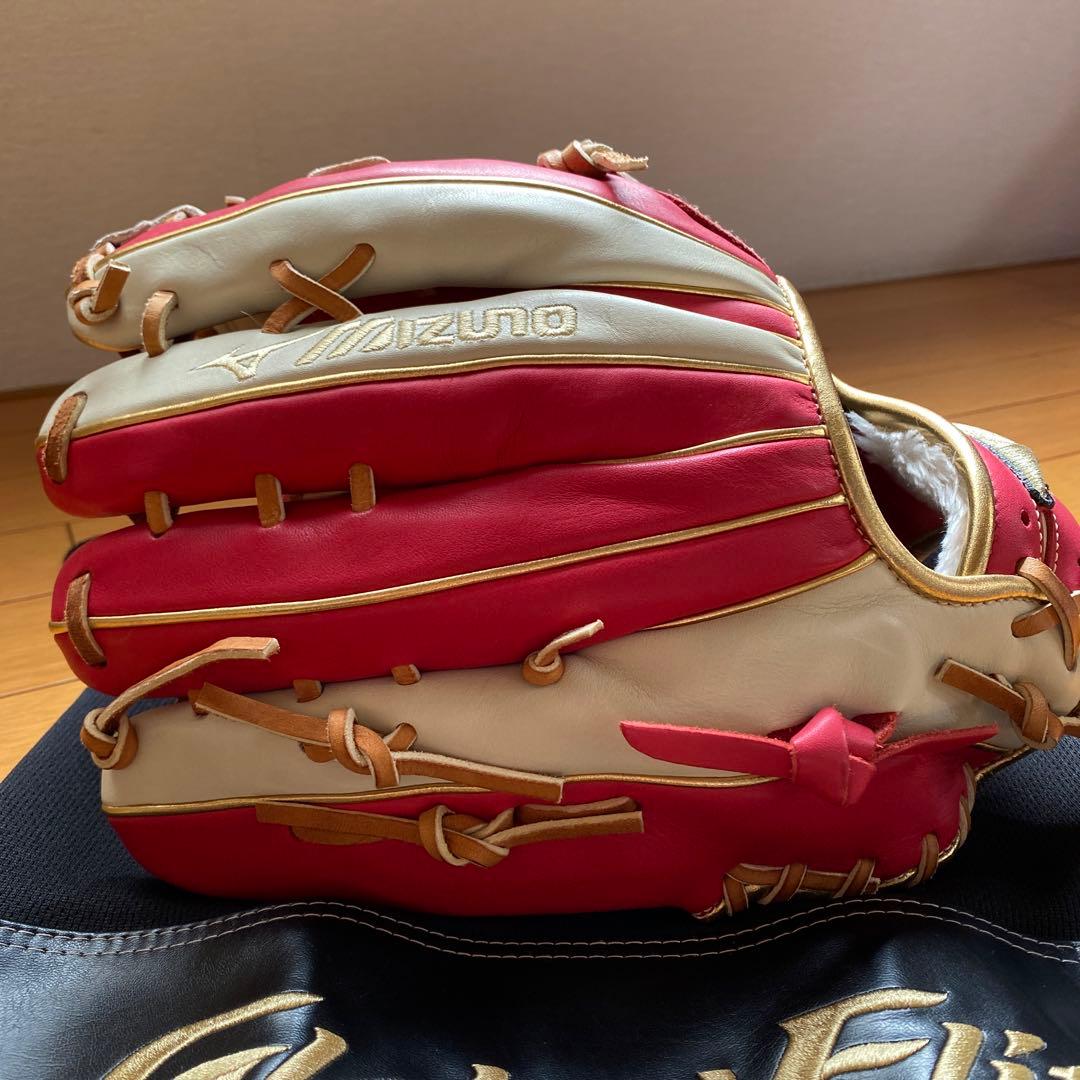 h08　Mizuno Global Elite 外野手用グローブ 赤/白