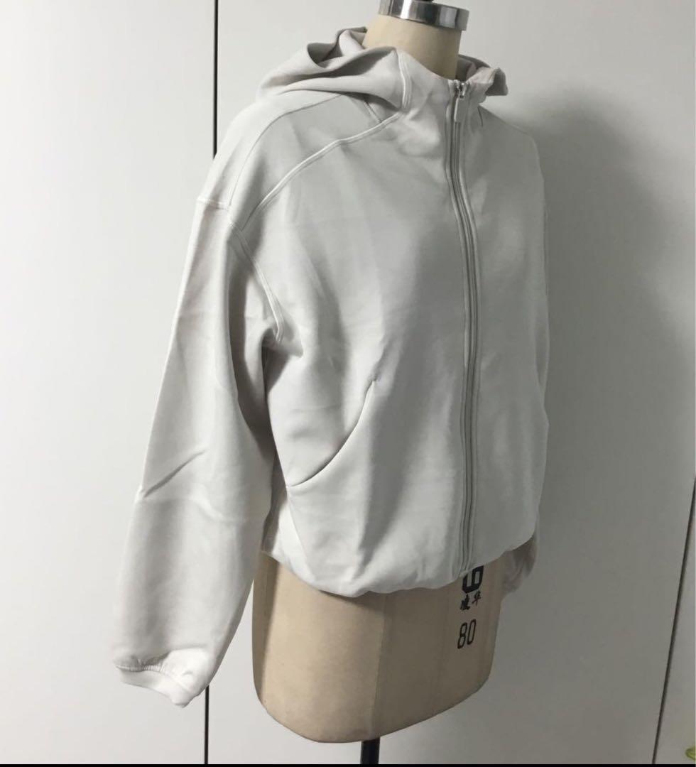 LULULEMON☆さサイズ　8ホワイト フルジップ パーカー