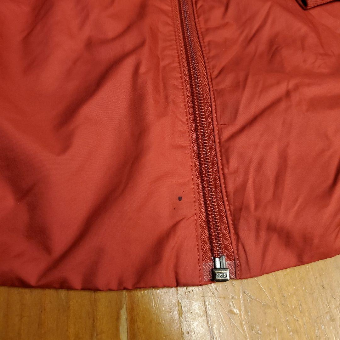Nike レッドウィンドブレーカー