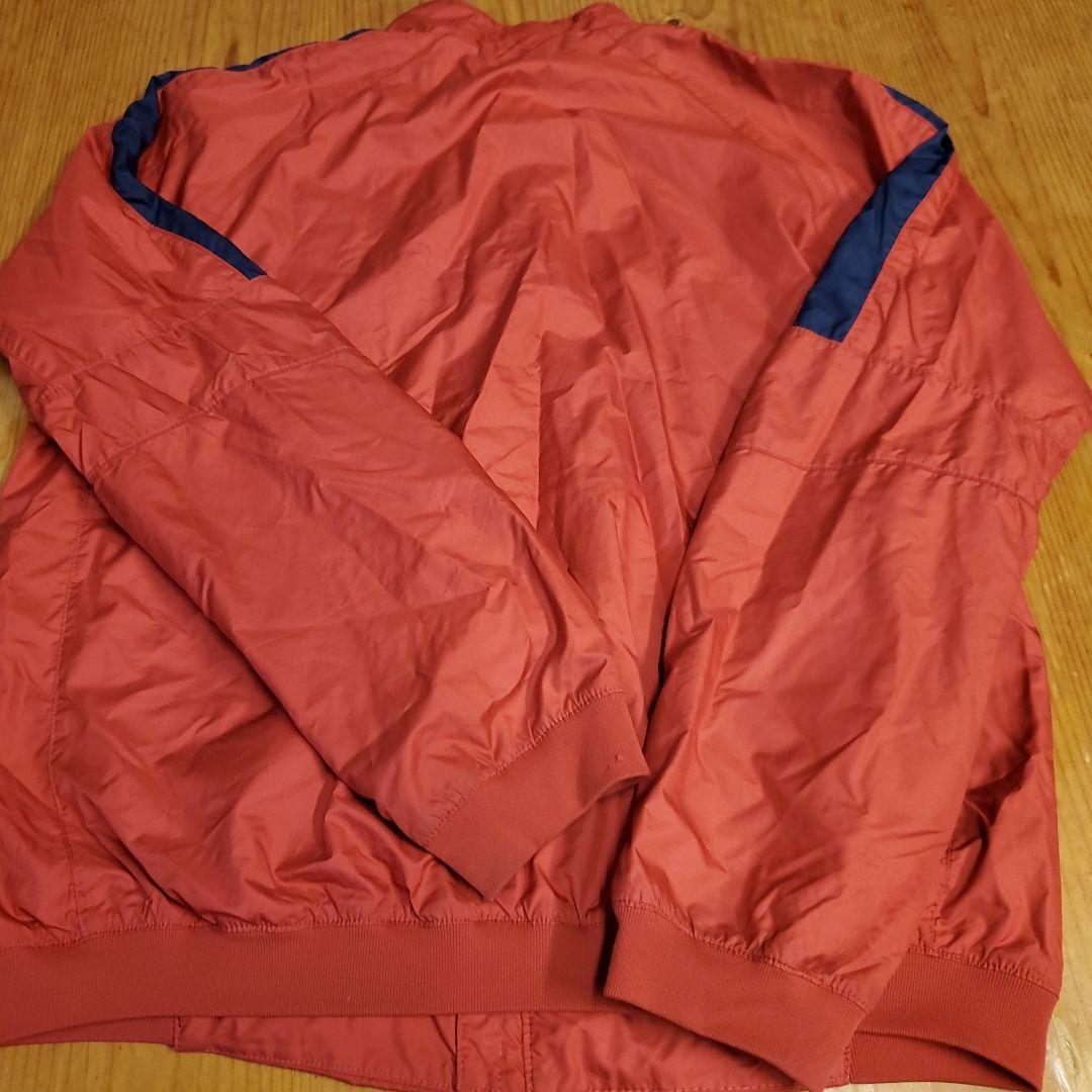 Nike レッドウィンドブレーカー