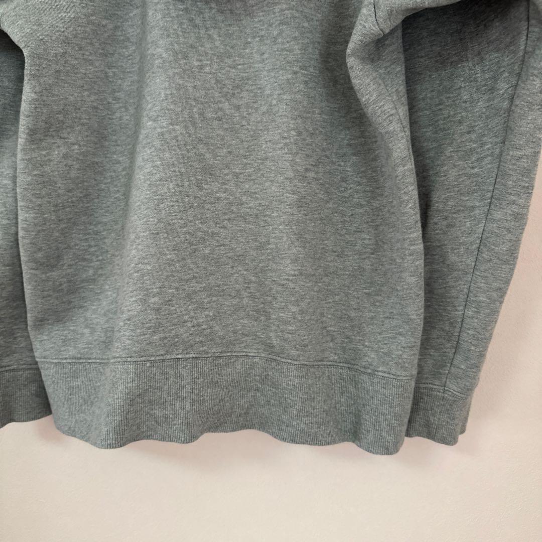 THE NORTH FACE グレー フード付きパーカー　刺繍ロゴ