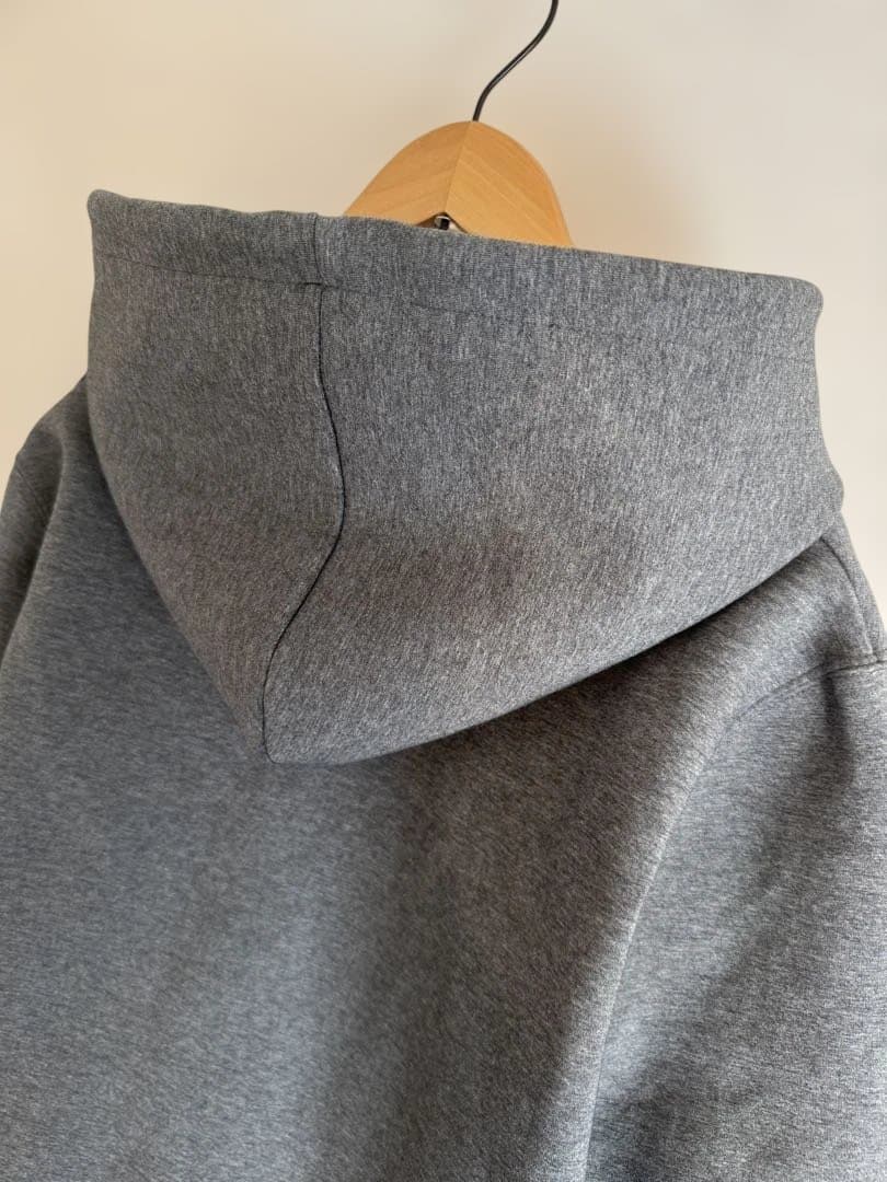 人気完売Spick and Span ストレッチジップフードパーカー　グレー