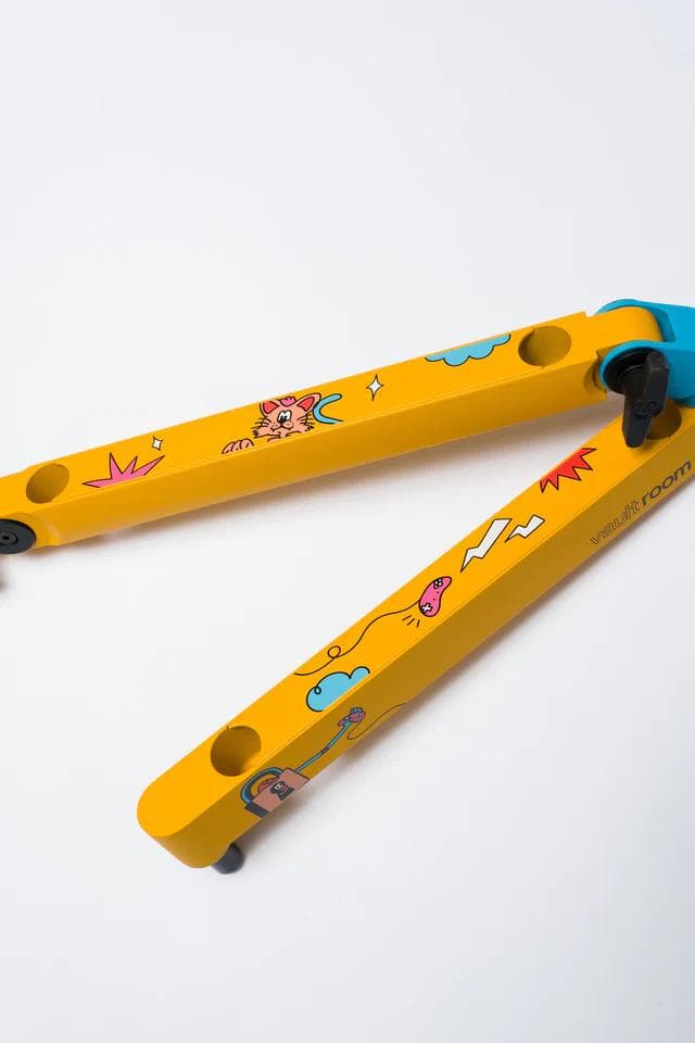 vaultroom × Elgato Wave Mic Arm LP