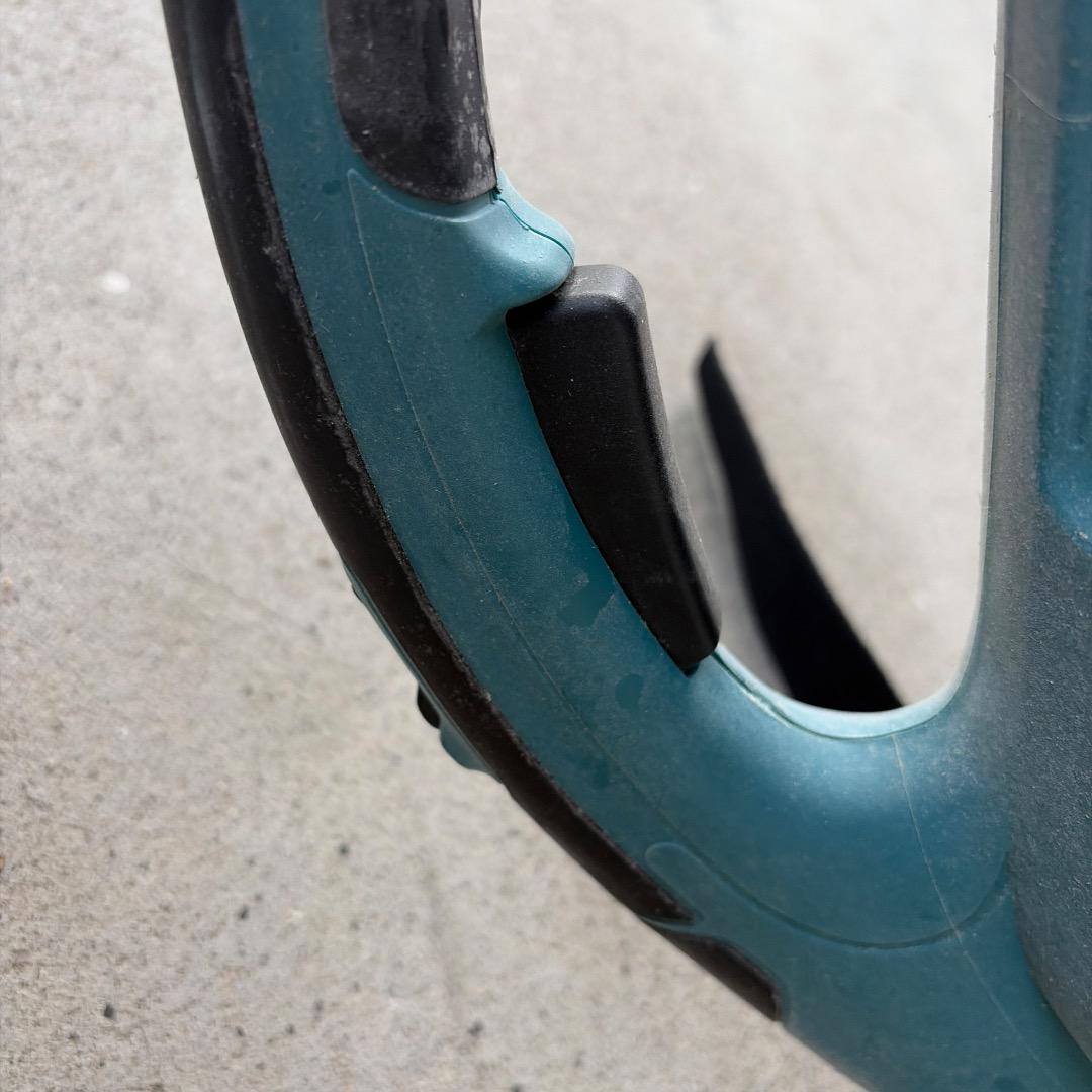 Makita 電動　草刈機　2台 刈刃付き