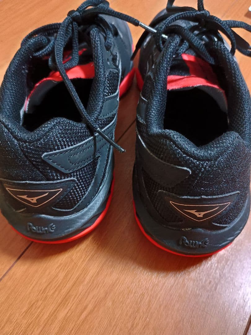 Mizuno WAVE CLAW ELITE 黒/オレンジ　24.5cm