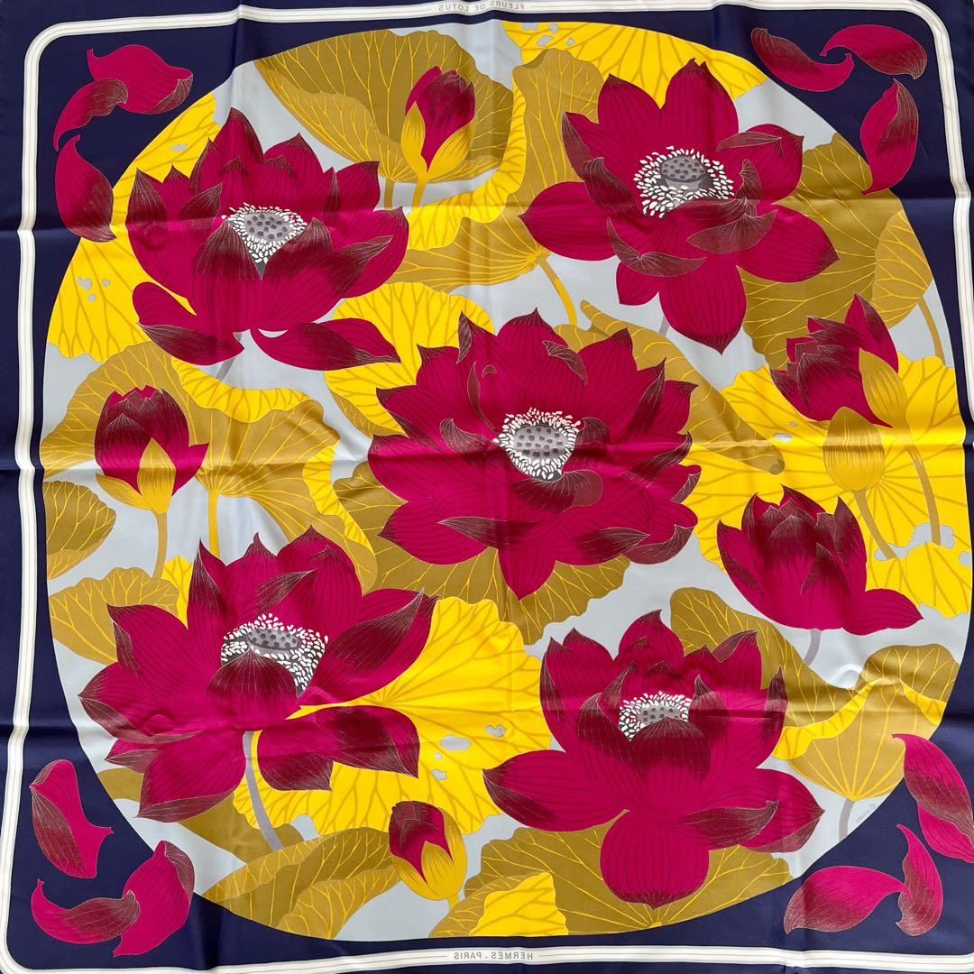 新品 未使用 エルメス　スカーフ カレ 90 FLEURS DE LOTUS