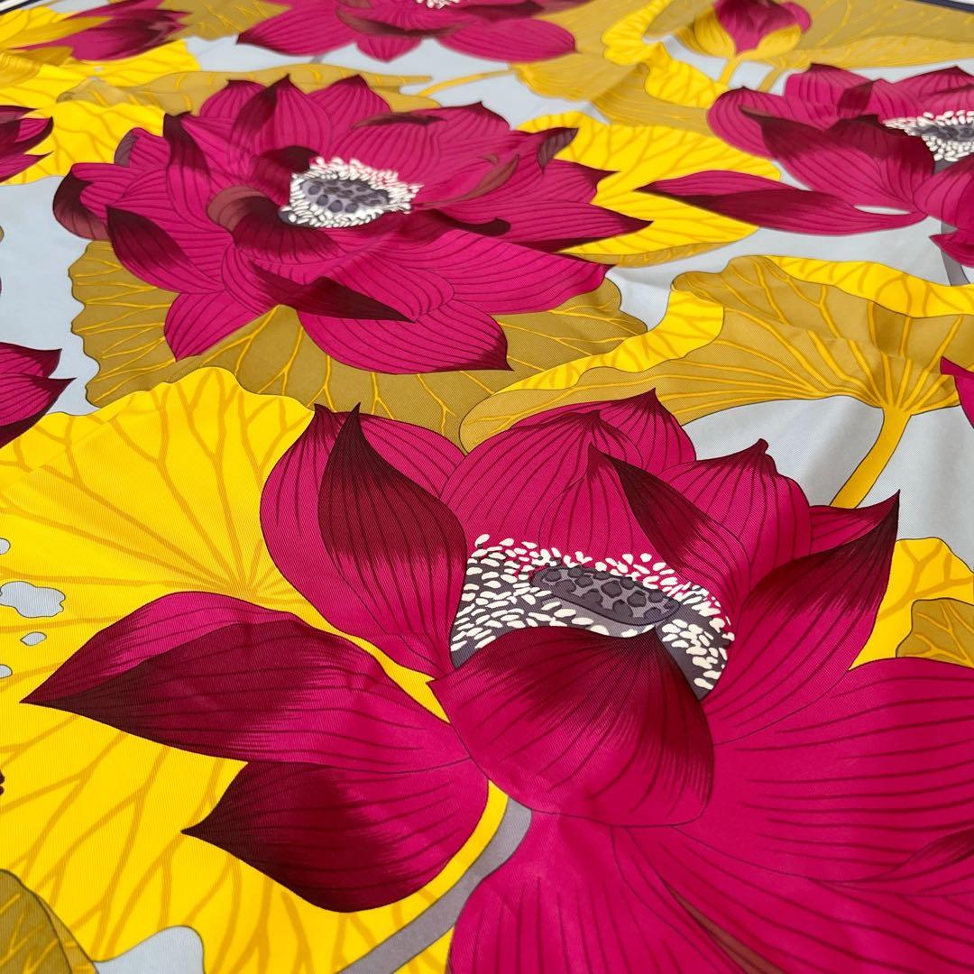 新品 未使用 エルメス　スカーフ カレ 90 FLEURS DE LOTUS