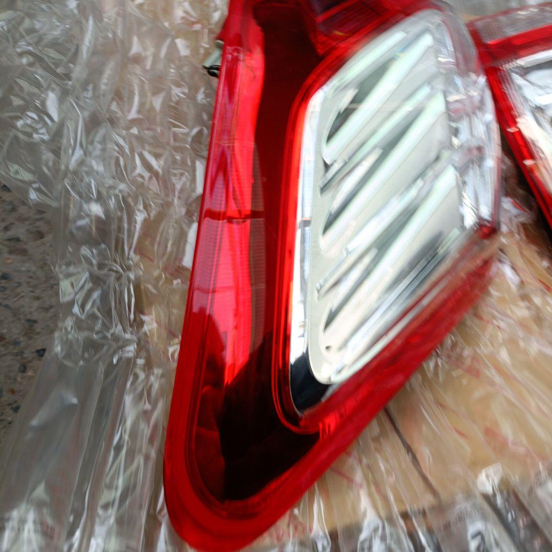 綾 品 トヨタ ヴァンガード テールランプ 新車外し保管品【美品】