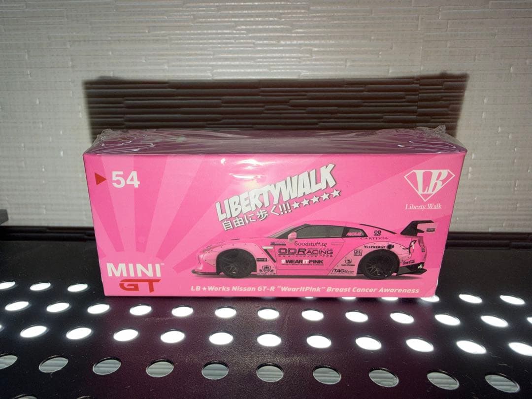 ミニカー MINI GT LB WORKS NISSAN GT-R R35 pink