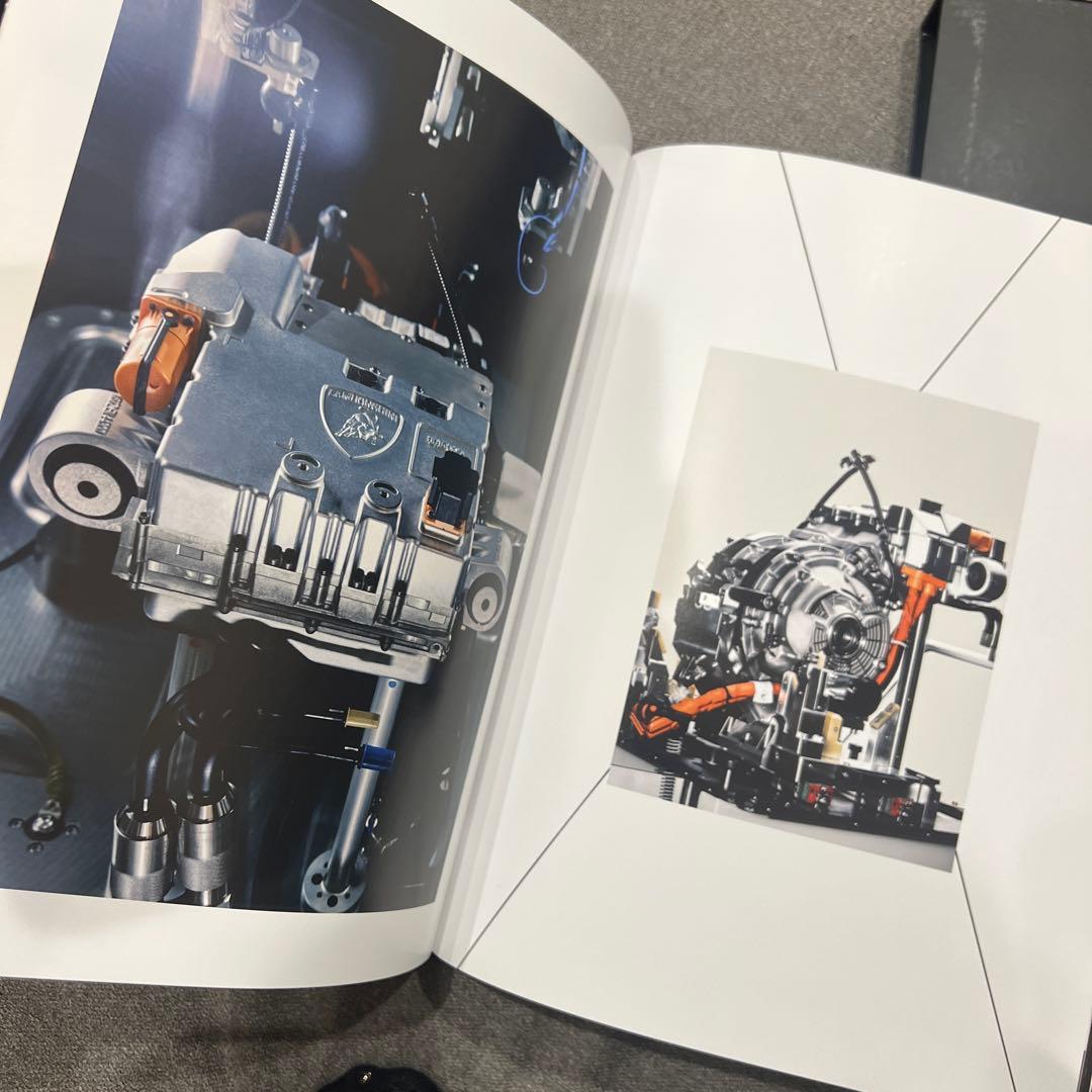 ランボルギーニ　レベルト　製造工程雑誌　インテリア