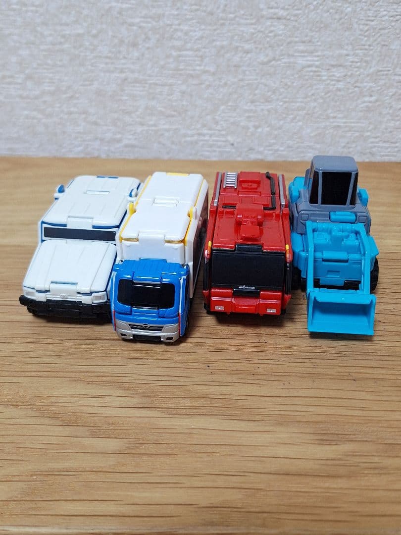 ミニカー M8651