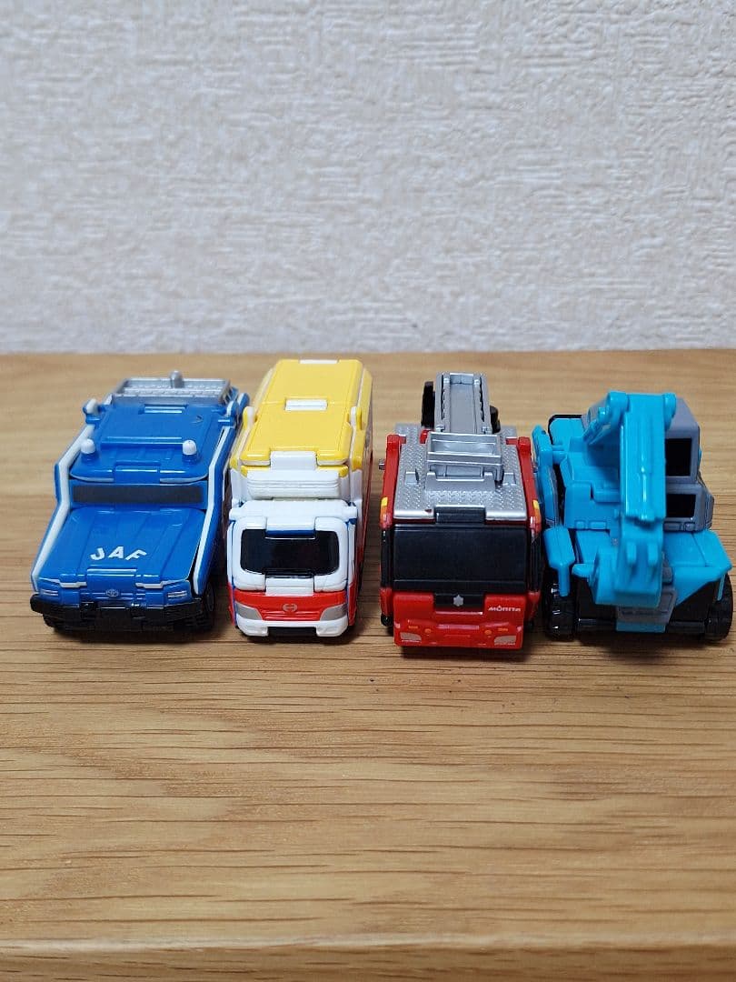 ミニカー M8651