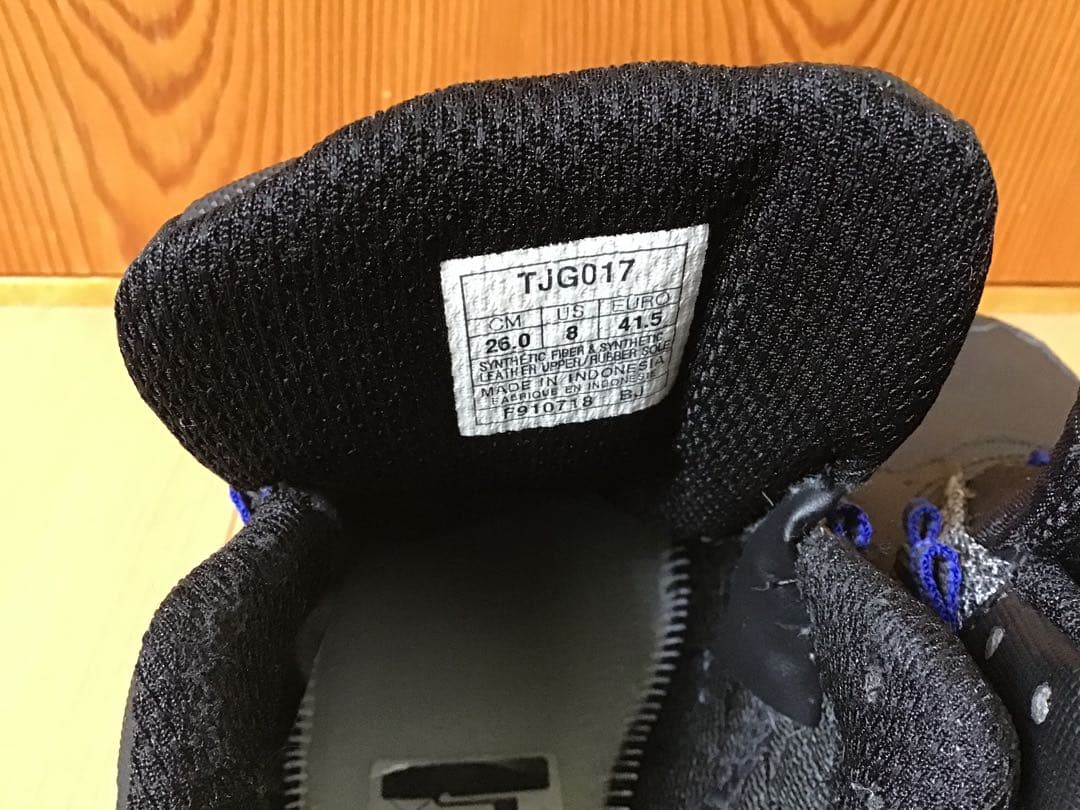 asics ランニングシューズ　ゲルスノーライド　　２６センチ