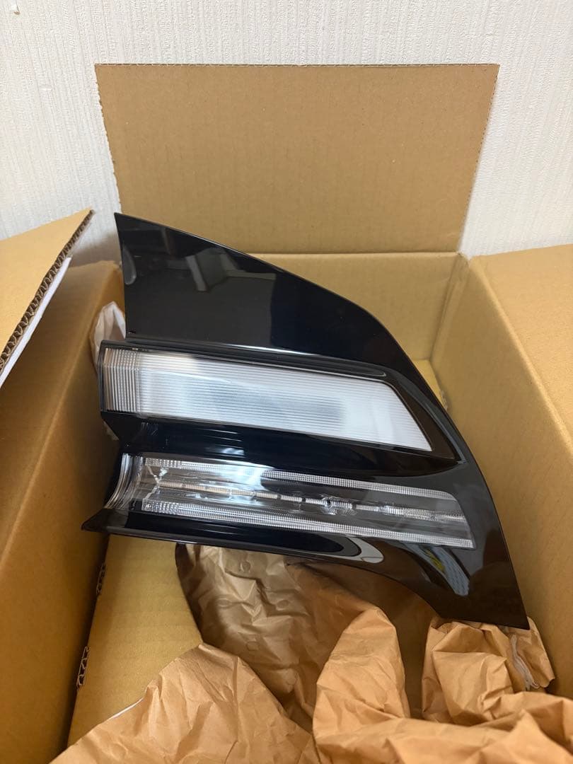 60プリウス PHEV 純正テールレンズ 左右セット 美品