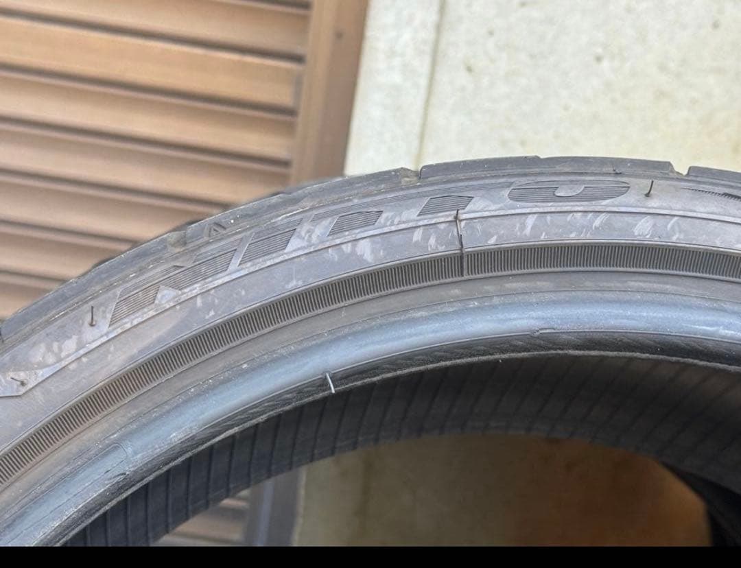 中古ＮＩＴＴＯ　ＮＴ５５５　Ｇ２ ２１５/３５Ｒ１９　８５Ｙ　4本　値下げ可