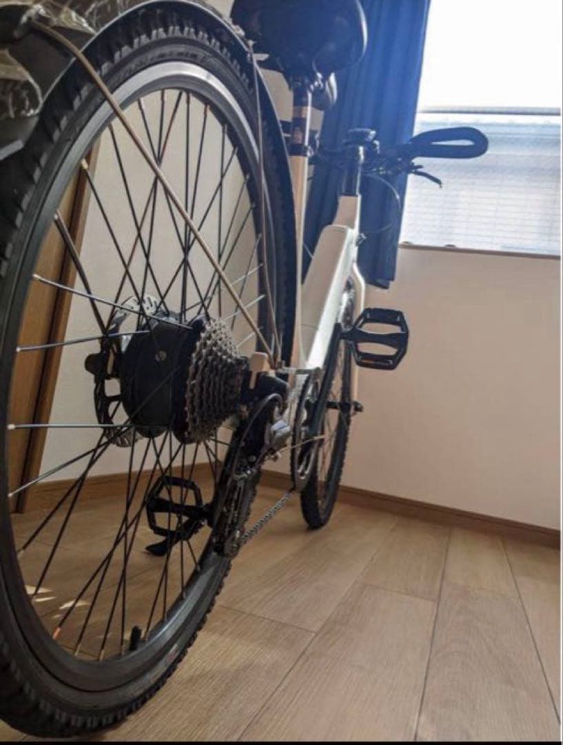 フルカーボン　電動アシストスポーツバイク自転車 26インチ車重13kg