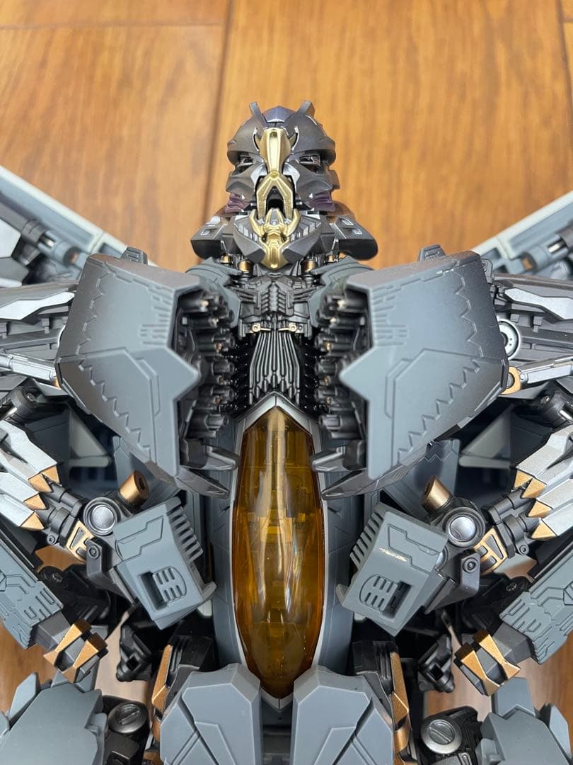 非正規トランスフォーマー　MPM-10 スタースクリームっぽい人