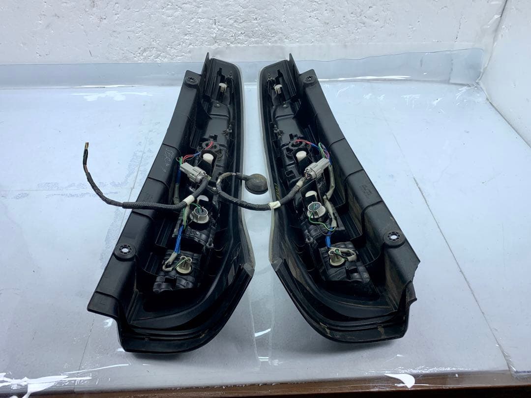 日産 純正 セレナ 中期型 C26 HFC26 FC26 LED テールランプ