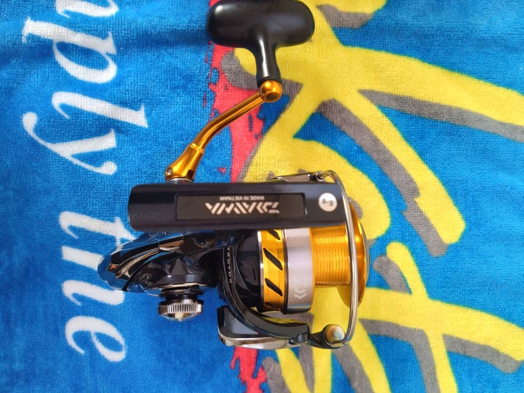 Daiwa 15 レブロス REVROS 4000 スピニングリール