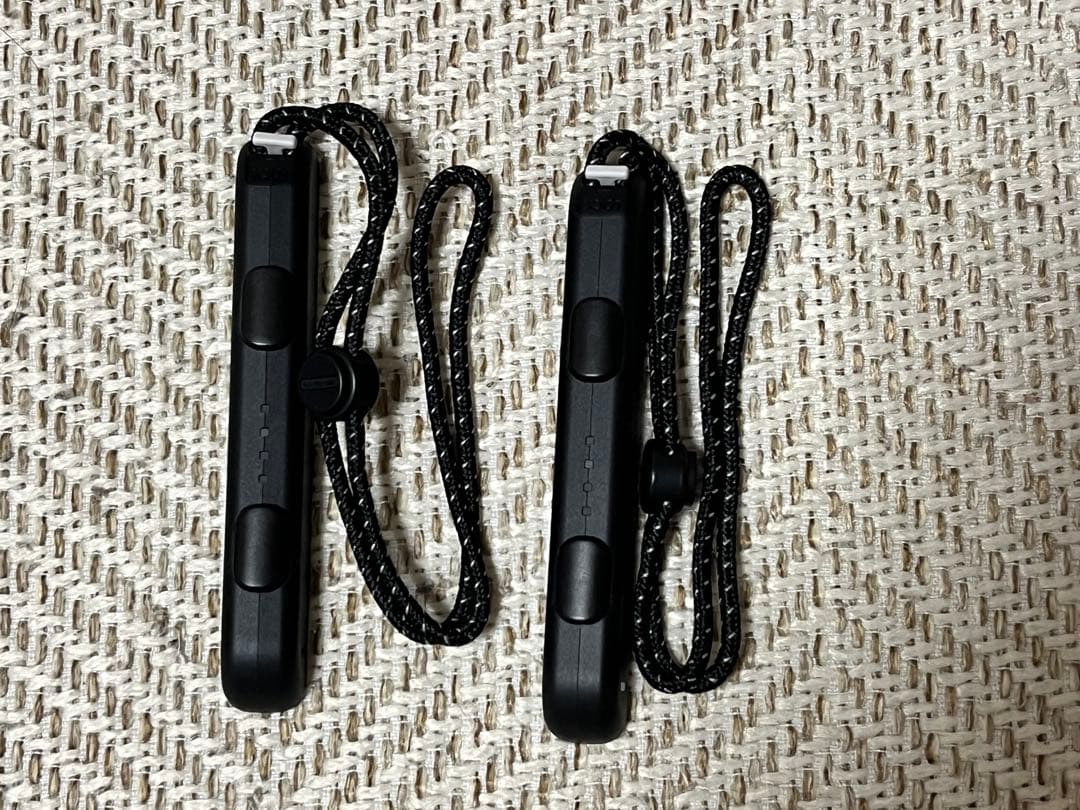 【動作確認済】Nintendo Switch本体，赤/緑ジョイコン（付属品付き）